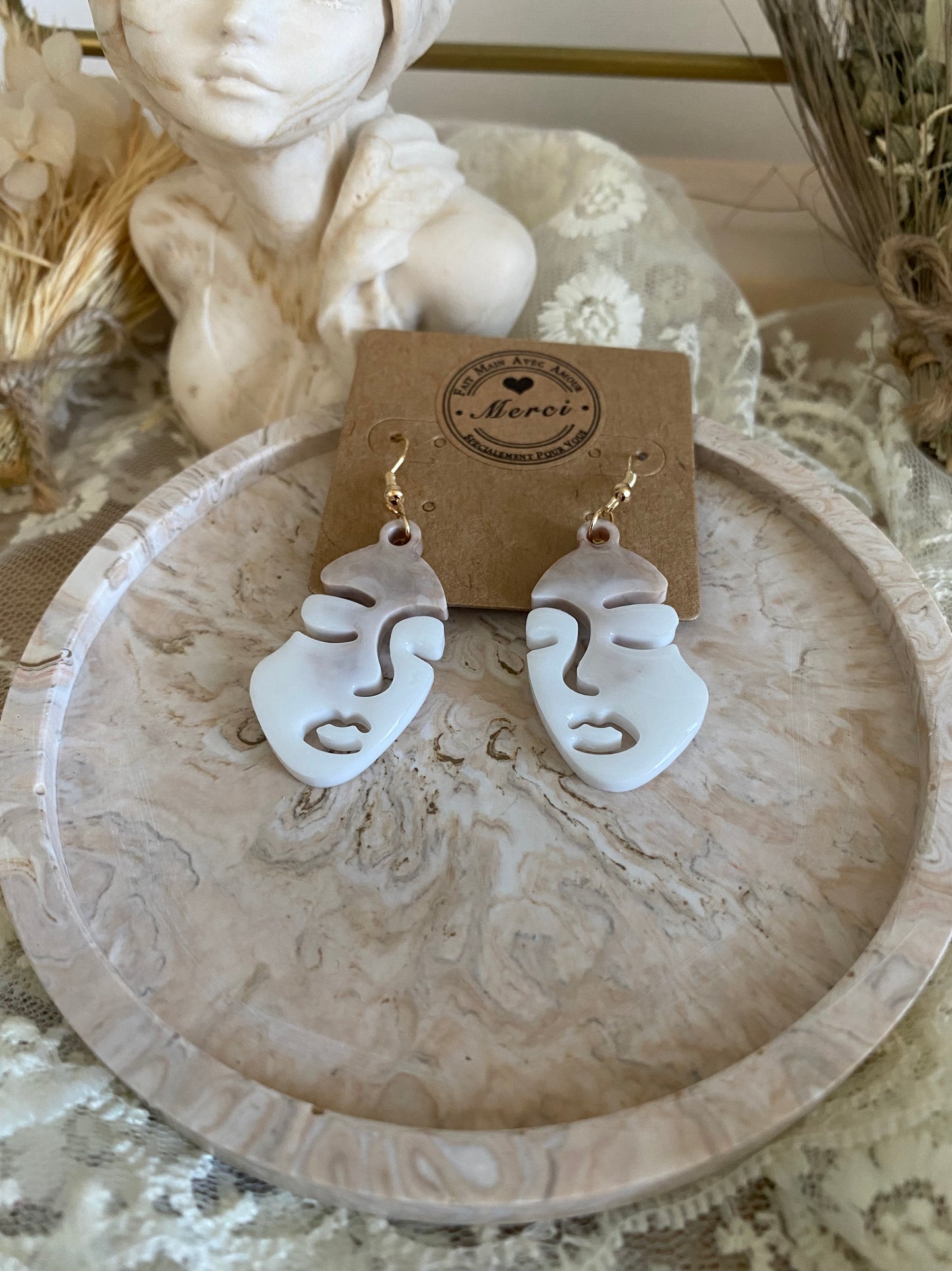Les boucles d’oreilles