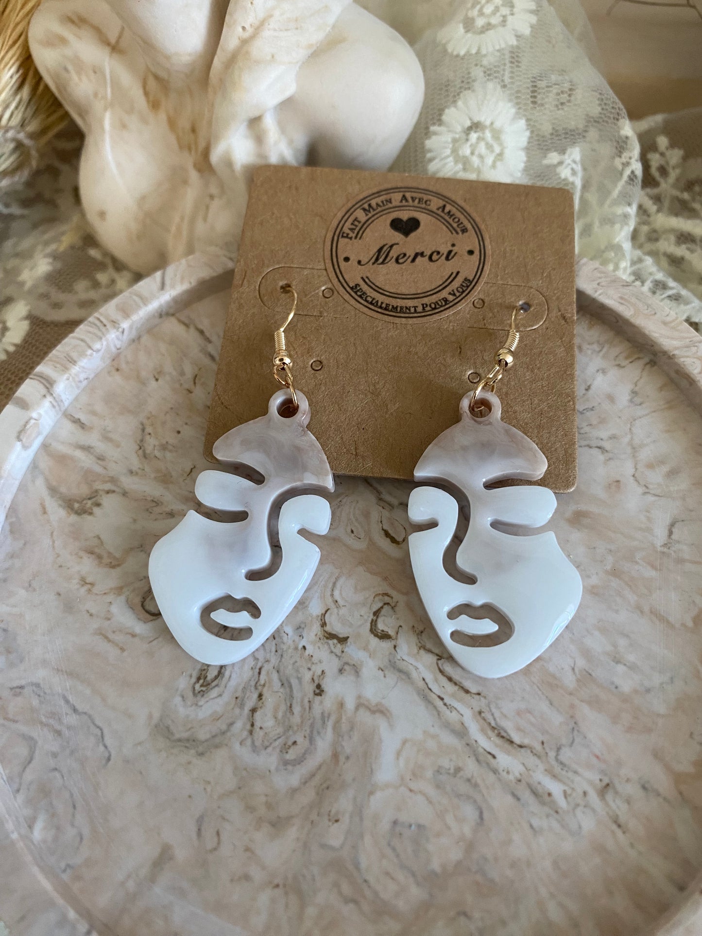 Les boucles d’oreilles