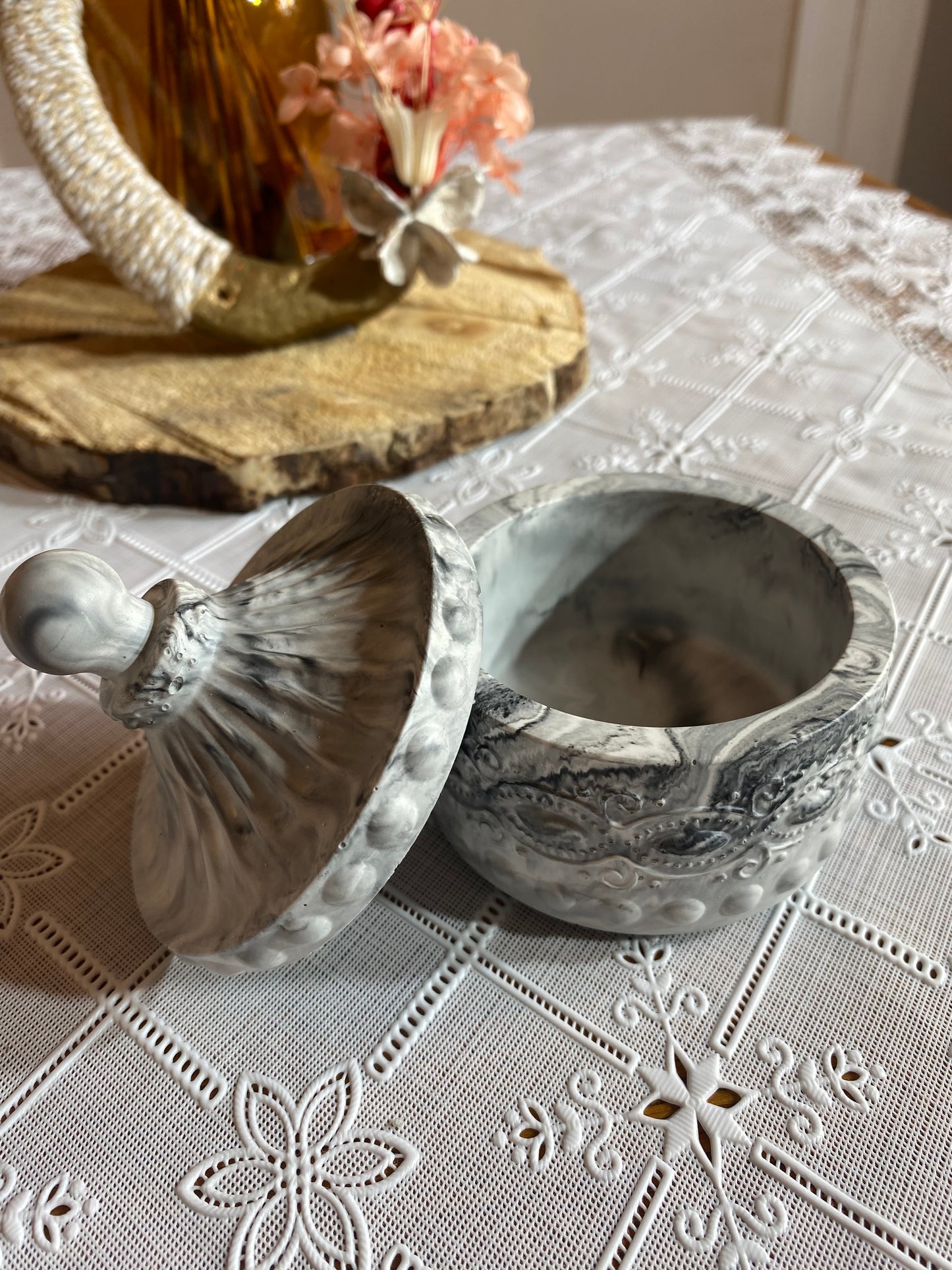 Pot motif antique (plusieurs coloris)