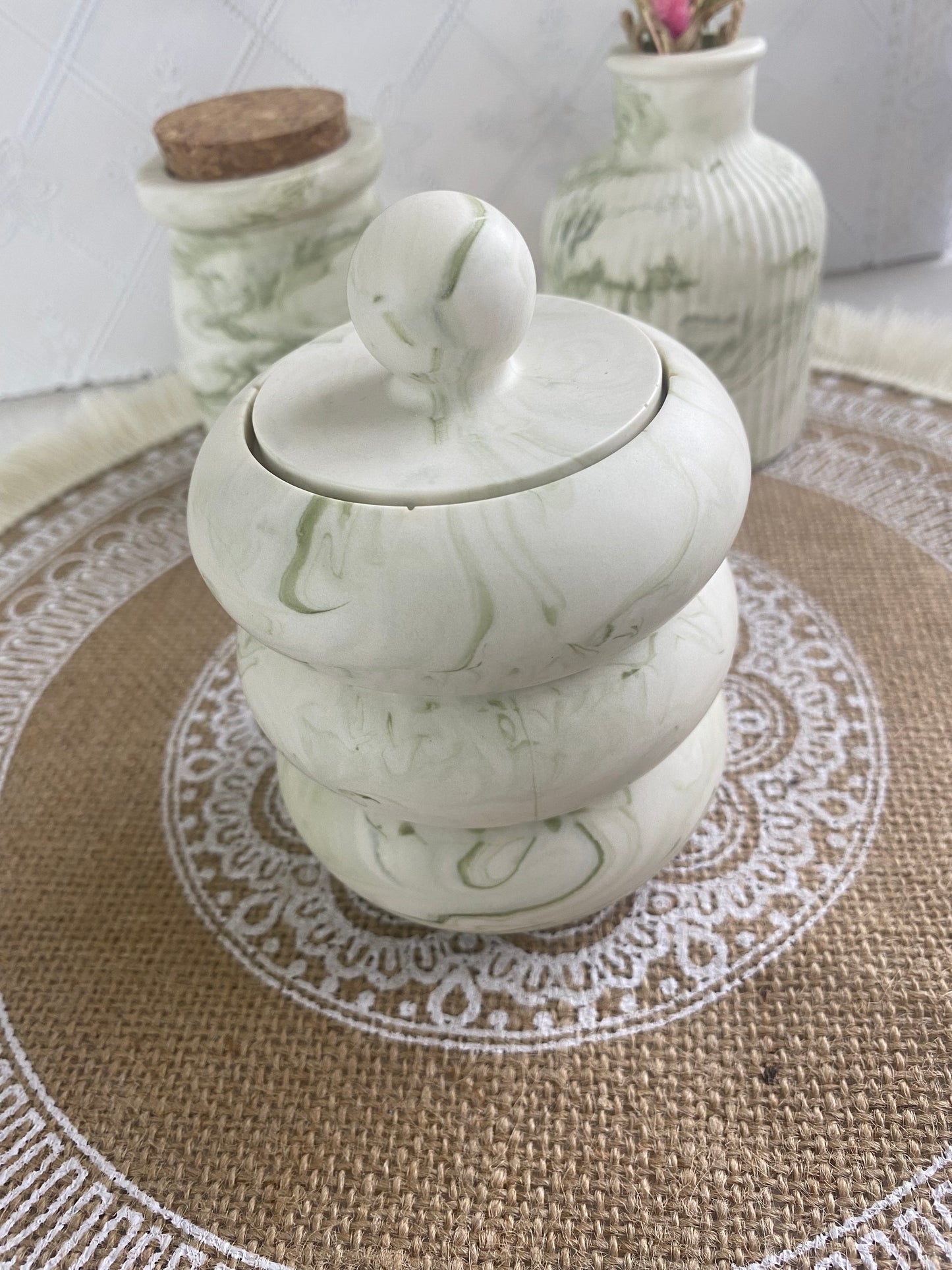 Pot cerclé et bouchon (plusieurs coloris)