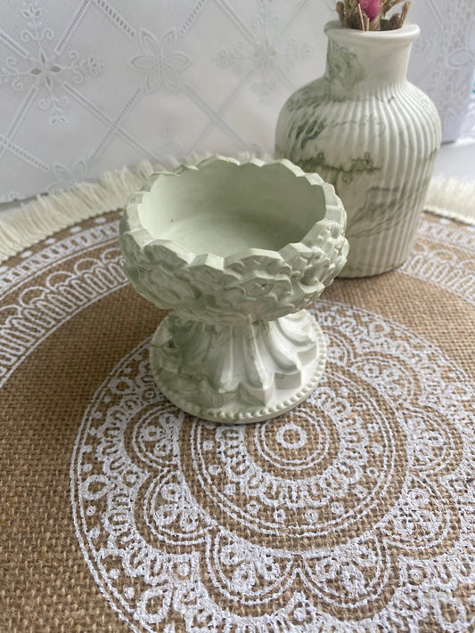 Petit pot vintage sur pied (plusieurs coloris)